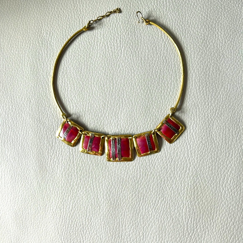 Vintage beautiful red and gold metal necklace.